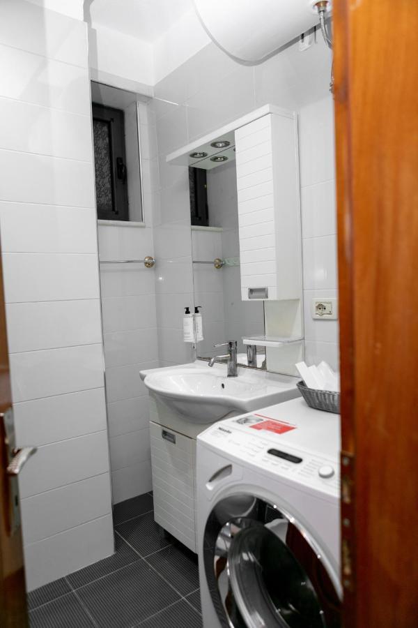 Spacious City Paradise - 3Br Apt In The Heart Of Tirana Esterno foto